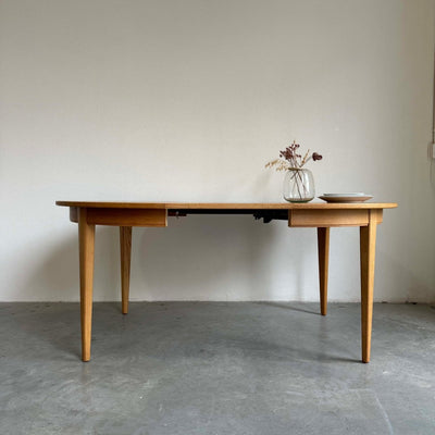 
                  
                    Vintage Omann Junior eettafel eiken - LOUI.STORE
                  
                