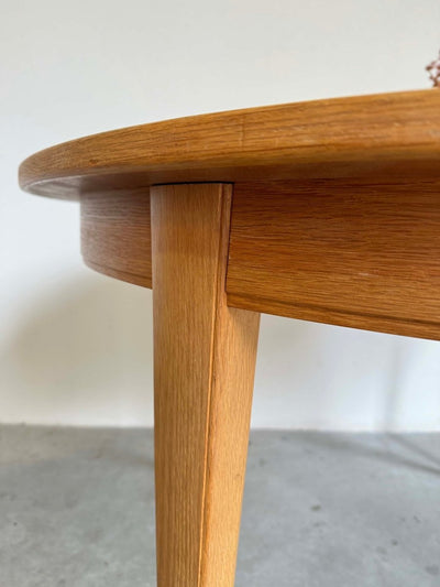 
                  
                    Vintage Omann Junior eettafel eiken - LOUI.STORE
                  
                