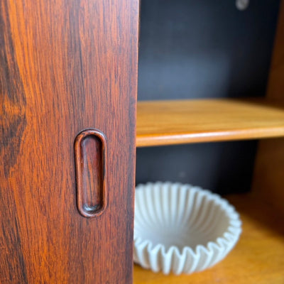 
                  
                    Vintage ondiep sideboard palissander eiken poten - LOUI
                  
                