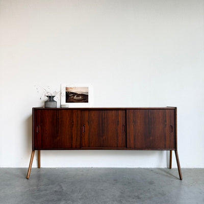 Vintage ondiep sideboard palissander eiken poten - LOUI