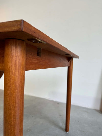 
                  
                    Vintage ovale uitschuifbare eettafel teak - LOUI.STORE
                  
                