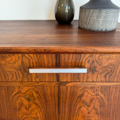 
                  
                    Vintage palissander sideboard met lades en deurtjes - LOUI
                  
                