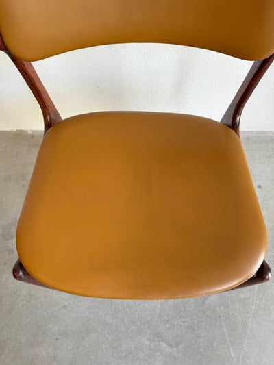 
                  
                    Vintage palissander skai stoelen Erik Buch (4) - LOUI.STORE
                  
                