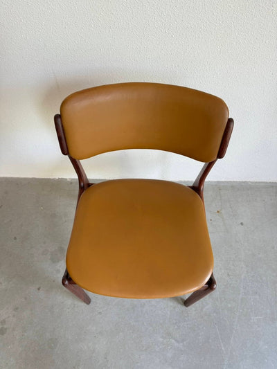 
                  
                    Vintage palissander skai stoelen Erik Buch (4) - LOUI.STORE
                  
                