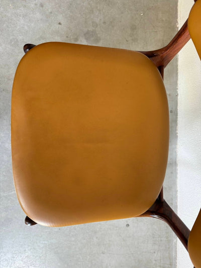 
                  
                    Vintage palissander skai stoelen Erik Buch (4) - LOUI.STORE
                  
                