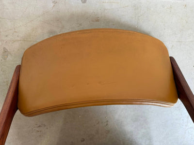 
                  
                    Vintage palissander skai stoelen Erik Buch (4) - LOUI.STORE
                  
                