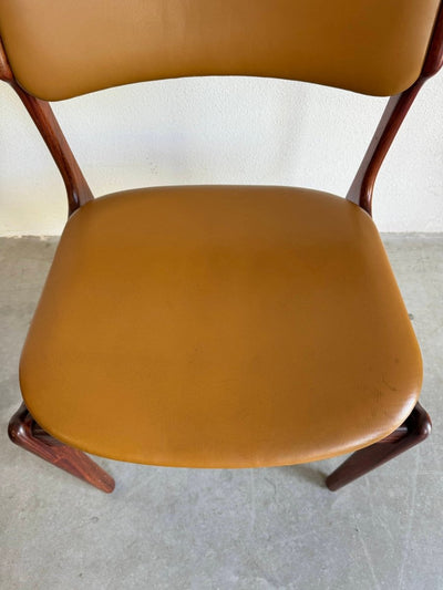 
                  
                    Vintage palissander skai stoelen Erik Buch (4) - LOUI.STORE
                  
                