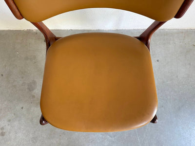 
                  
                    Vintage palissander skai stoelen Erik Buch (4) - LOUI.STORE
                  
                