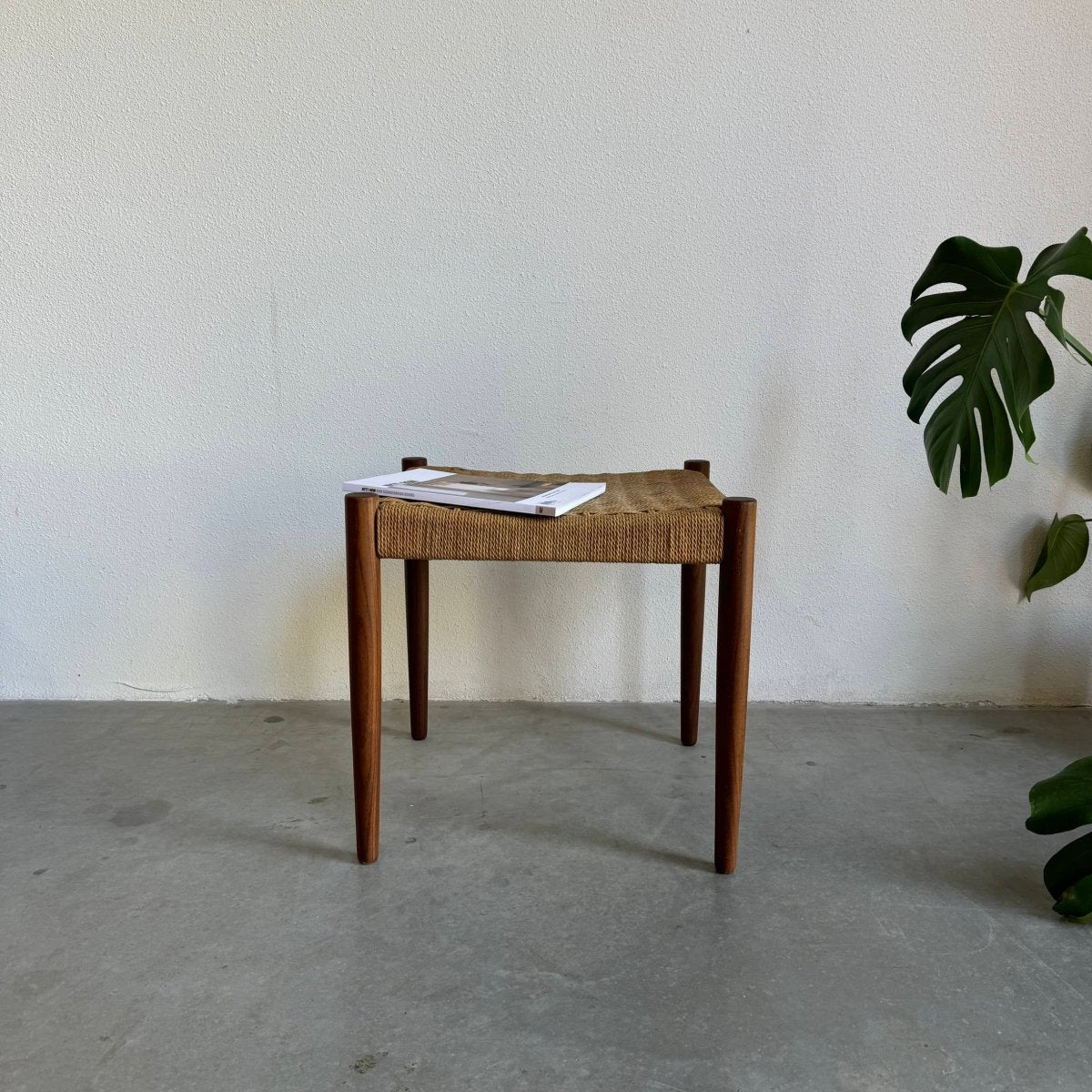 
                  
                    Vintage papercord kruk - LOUI.STORE
                  
                