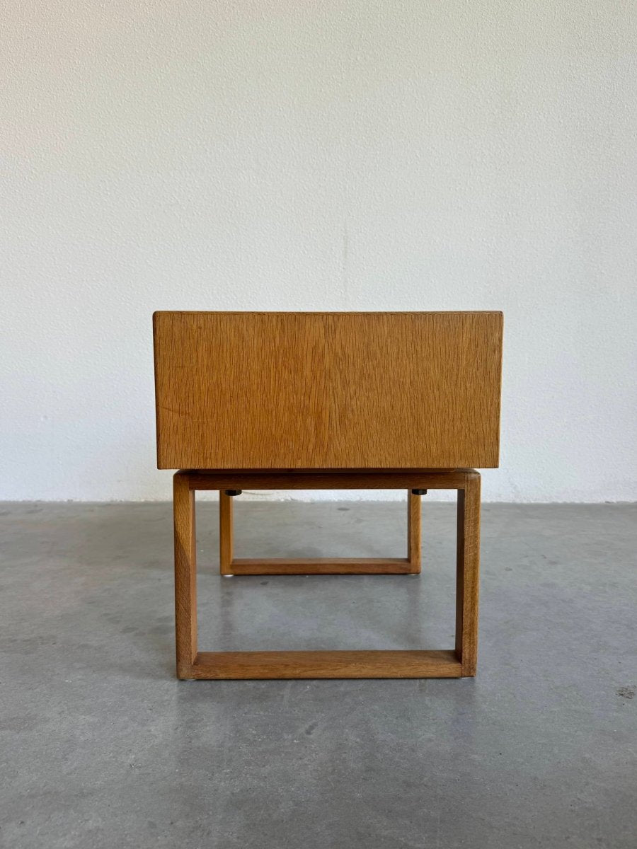 
                  
                    Vintage plantenbak Kai Kristiansen eiken - LOUI.STORE
                  
                