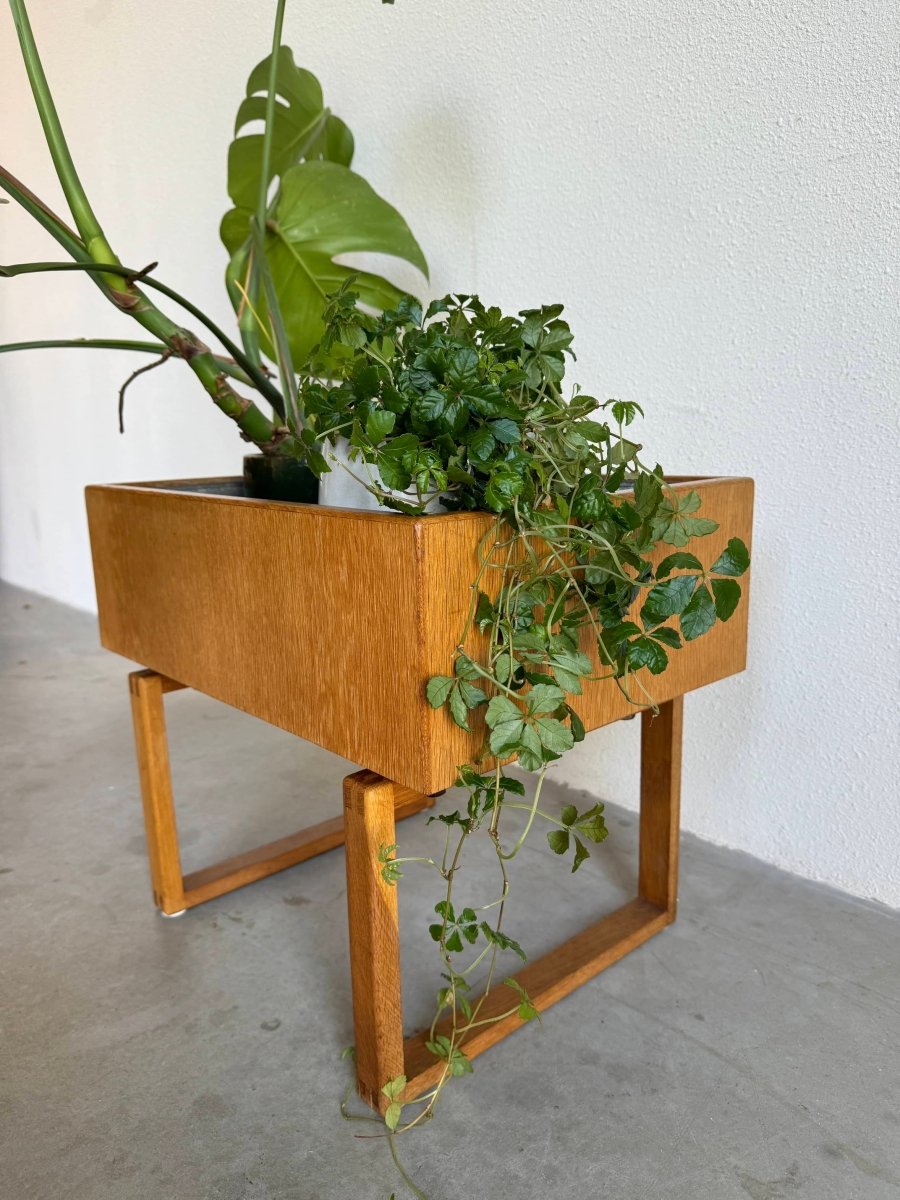 
                  
                    Vintage plantenbak Kai Kristiansen eiken - LOUI.STORE
                  
                