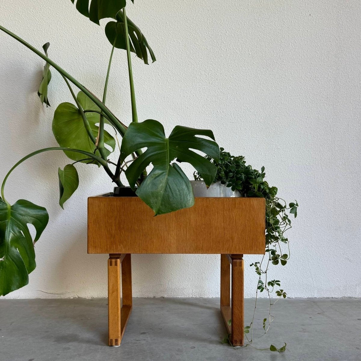 
                  
                    Vintage plantenbak Kai Kristiansen eiken - LOUI.STORE
                  
                