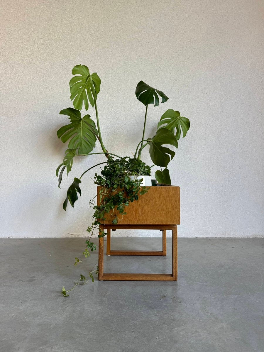 
                  
                    Vintage plantenbak Kai Kristiansen eiken - LOUI.STORE
                  
                