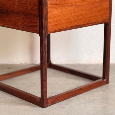 
                  
                    Vintage plantenbak Kai Kristiansen palissander - LOUI.STORE
                  
                