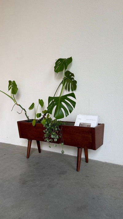 
                  
                    Vintage plantenbak teak - LOUI
                  
                