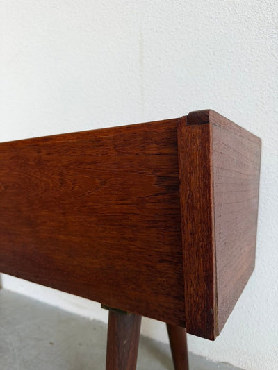 
                  
                    Vintage plantenbak teak - LOUI
                  
                