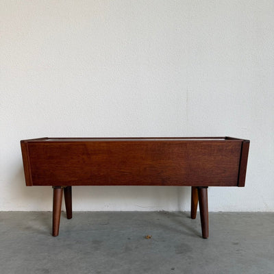 
                  
                    Vintage plantenbak teak - LOUI
                  
                