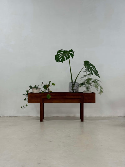 
                  
                    Vintage plantenbak teak - LOUI.STORE
                  
                