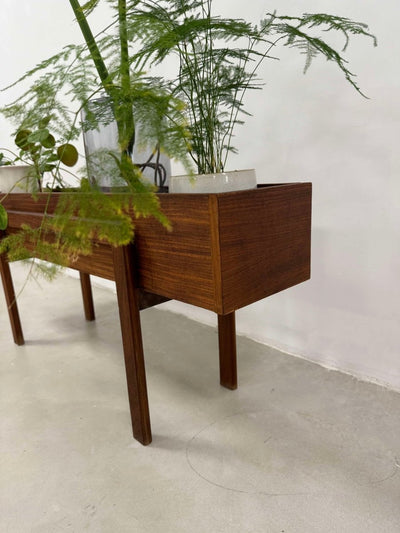 
                  
                    Vintage plantenbak teak - LOUI.STORE
                  
                