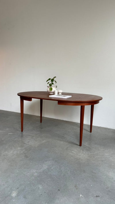 
                  
                    Vintage ronde eettafel teak Skovmand & Andersen - LOUI.STORE
                  
                