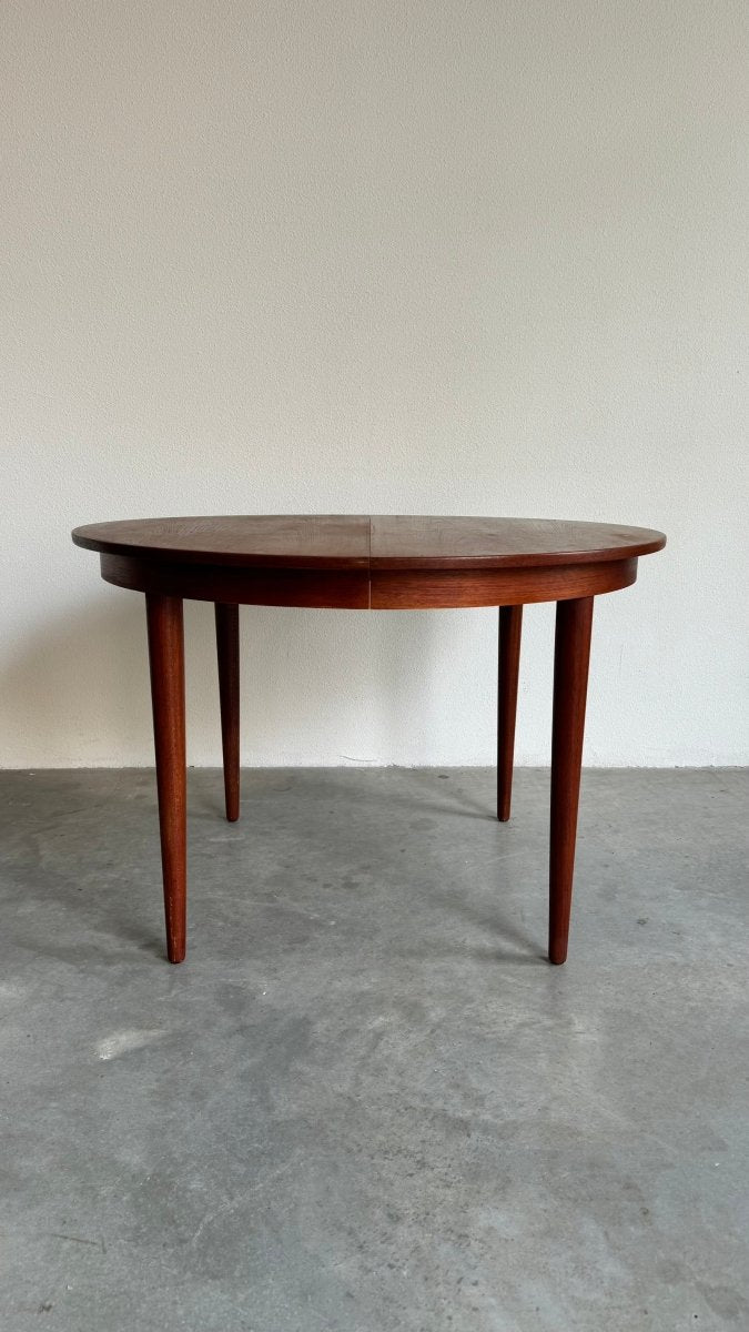 
                  
                    Vintage ronde eettafel teak Skovmand & Andersen - LOUI.STORE
                  
                