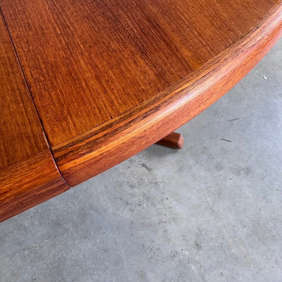 
                  
                    Vintage ronde eettafel uitschuifbaar teak - LOUI
                  
                