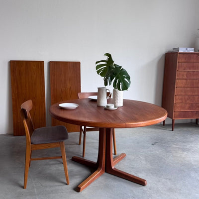 
                  
                    Vintage ronde eettafel uitschuifbaar teak - LOUI
                  
                