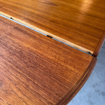 
                  
                    Vintage ronde eettafel uitschuifbaar teak - LOUI
                  
                