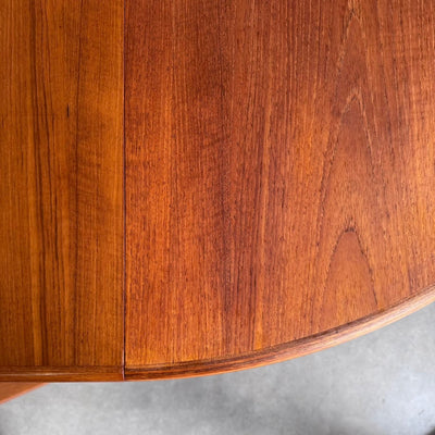 
                  
                    Vintage ronde eettafel uitschuifbaar teak - LOUI
                  
                