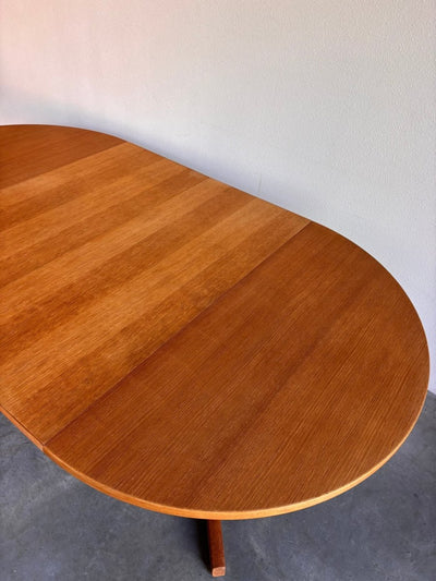 
                  
                    Vintage ronde uitschuifbare eettafel eiken - LOUI.STORE
                  
                