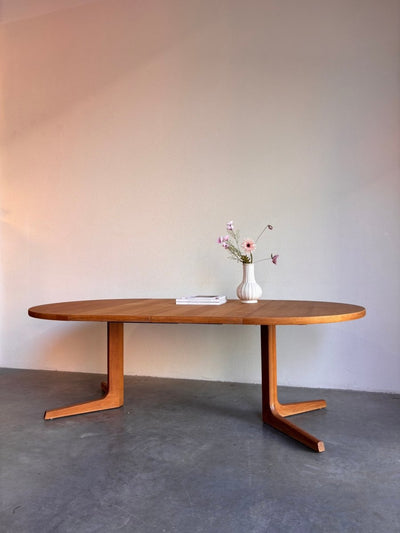 
                  
                    Vintage ronde uitschuifbare eettafel eiken - LOUI.STORE
                  
                