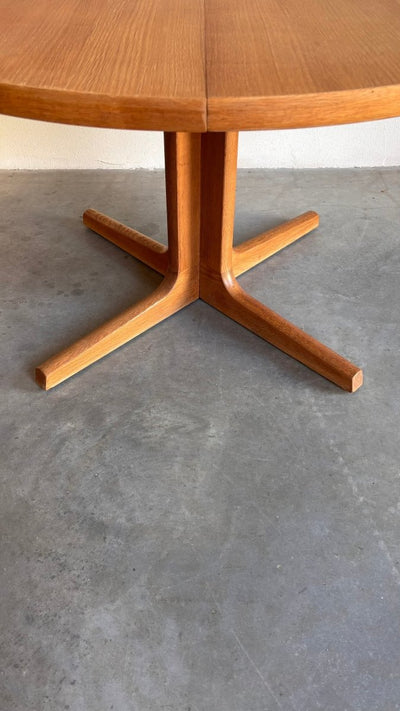 
                  
                    Vintage ronde uitschuifbare eettafel eiken - LOUI.STORE
                  
                