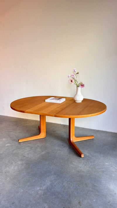 
                  
                    Vintage ronde uitschuifbare eettafel eiken - LOUI.STORE
                  
                