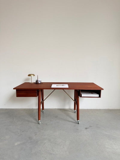 
                  
                    Vintage ruim open bureau in teak - LOUI
                  
                