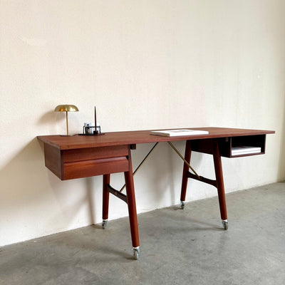 
                  
                    Vintage ruim open bureau in teak - LOUI
                  
                