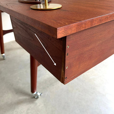 
                  
                    Vintage ruim open bureau in teak - LOUI
                  
                