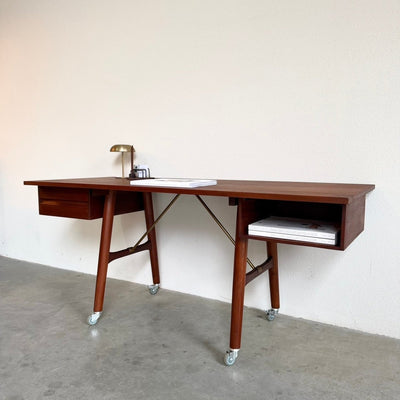 
                  
                    Vintage ruim open bureau in teak - LOUI
                  
                