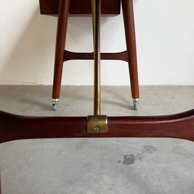 
                  
                    Vintage ruim open bureau in teak - LOUI
                  
                