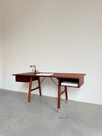 
                  
                    Vintage ruim open bureau in teak - LOUI
                  
                