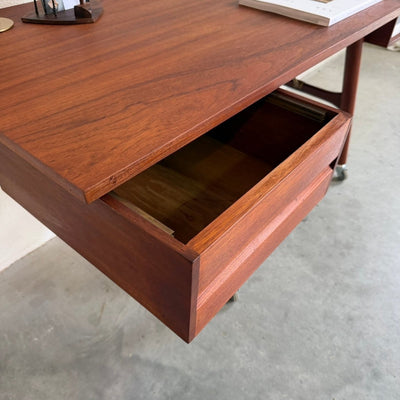 
                  
                    Vintage ruim open bureau in teak - LOUI
                  
                