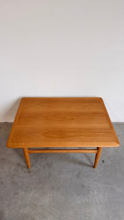 
                  
                    Vintage salontafel eiken Kurt Østervig - LOUI.STORE
                  
                