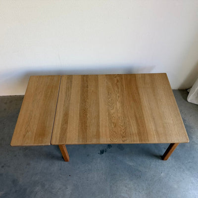 
                  
                    Vintage salontafel KP Møbler met extra blad eiken - LOUI
                  
                