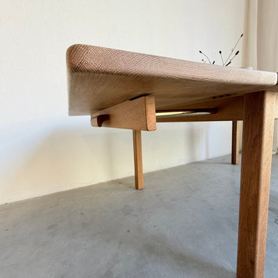 
                  
                    Vintage salontafel KP Møbler met extra blad eiken - LOUI
                  
                