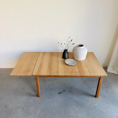 
                  
                    Vintage salontafel KP Møbler met extra blad eiken - LOUI
                  
                