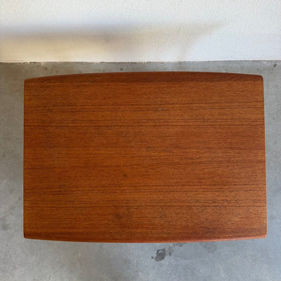 
                  
                    Vintage salontafeltje Grete Jalk teak - LOUI
                  
                