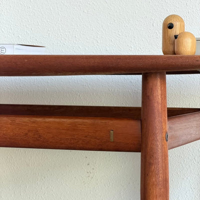 
                  
                    Vintage salontafeltje Grete Jalk teak - LOUI
                  
                