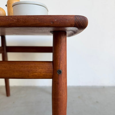 
                  
                    Vintage salontafeltje Grete Jalk teak - LOUI
                  
                