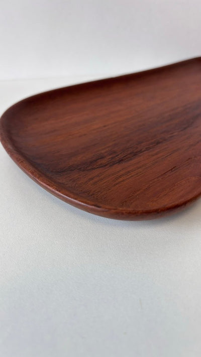 
                  
                    Vintage schaaltje teak niervormig - LOUI.STORE
                  
                
