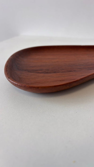 
                  
                    Vintage schaaltje teak niervormig - LOUI.STORE
                  
                