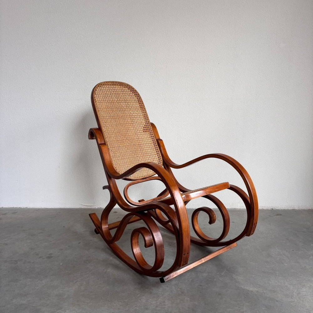 Vintage schommelstoel - LOUI.STORE